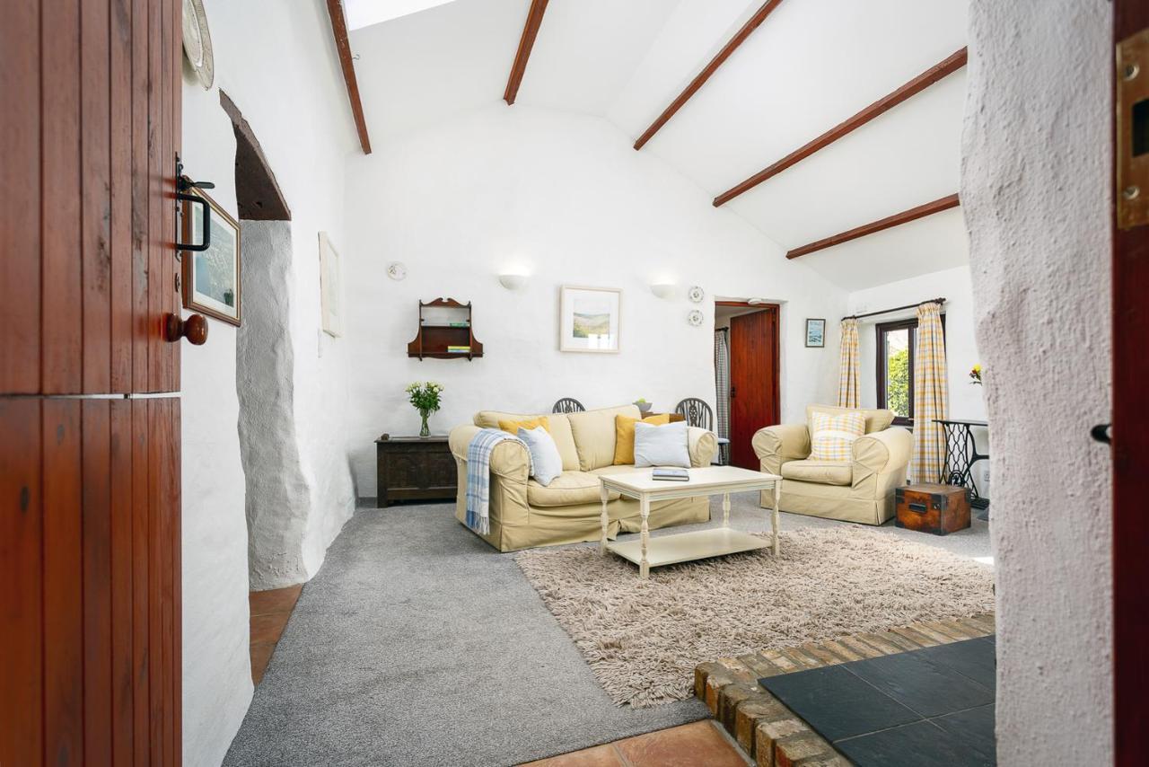 The Snug At Cornish Barn Holidays Truro Exterior photo
