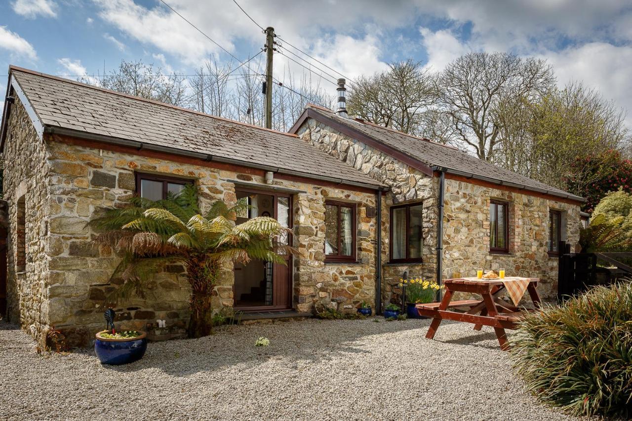 The Snug At Cornish Barn Holidays Truro Exterior photo